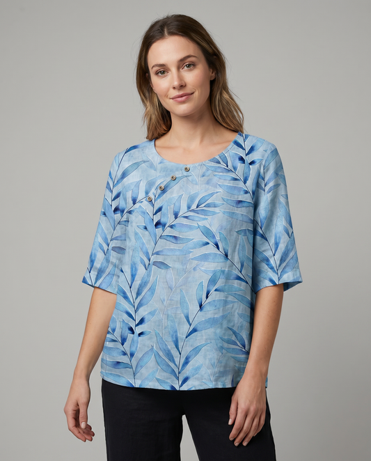 Luftige Bluse mit Blattmuster und Knopfleiste vorne
