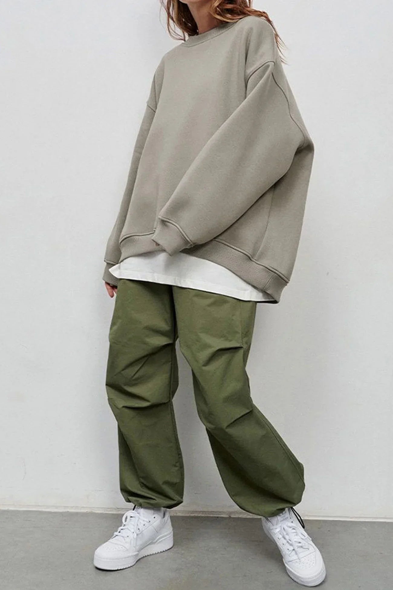 Women's Oversized sweatshirt with round neck 9