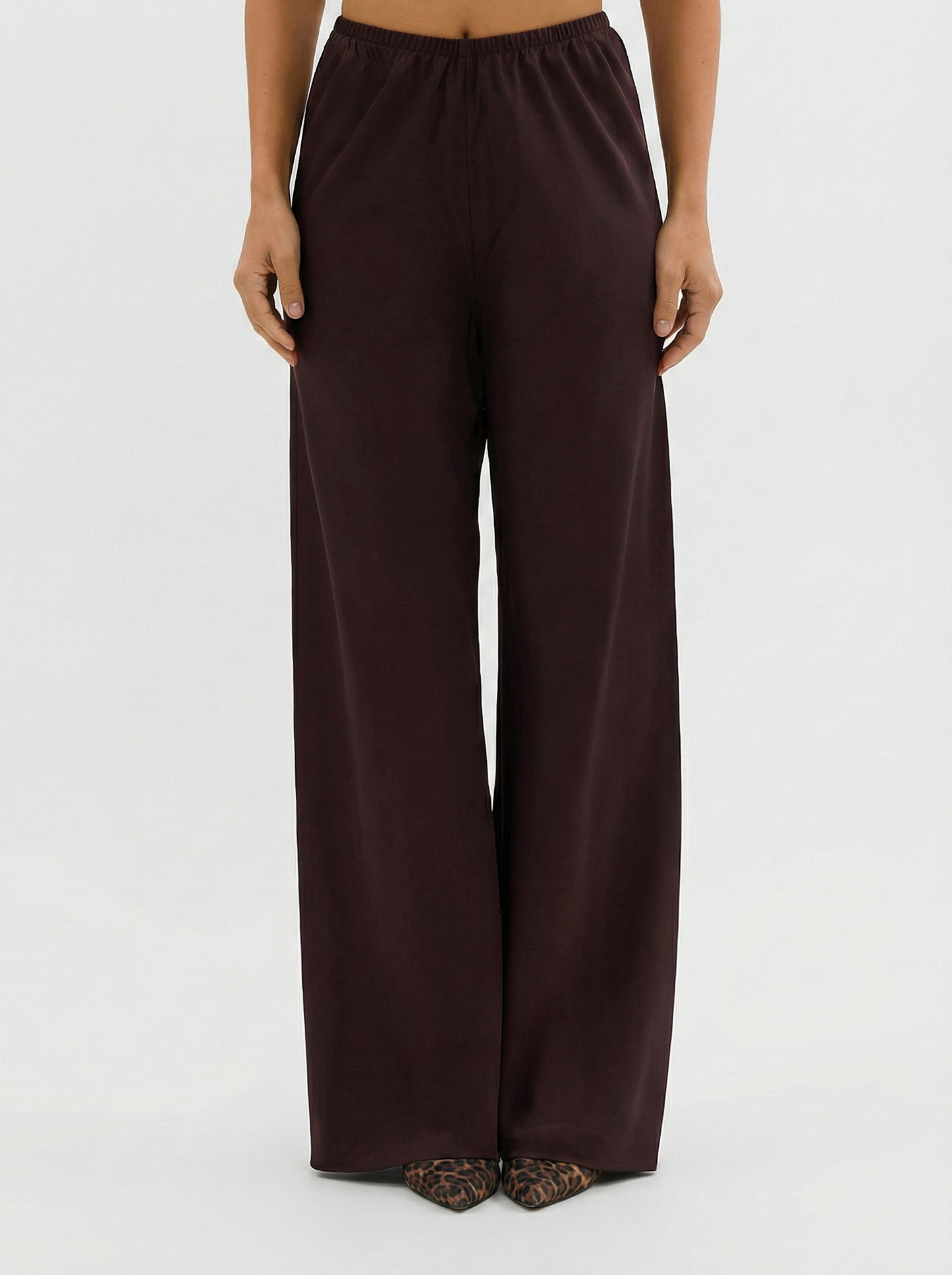 Pantaloni larghi in raso da aeroporto