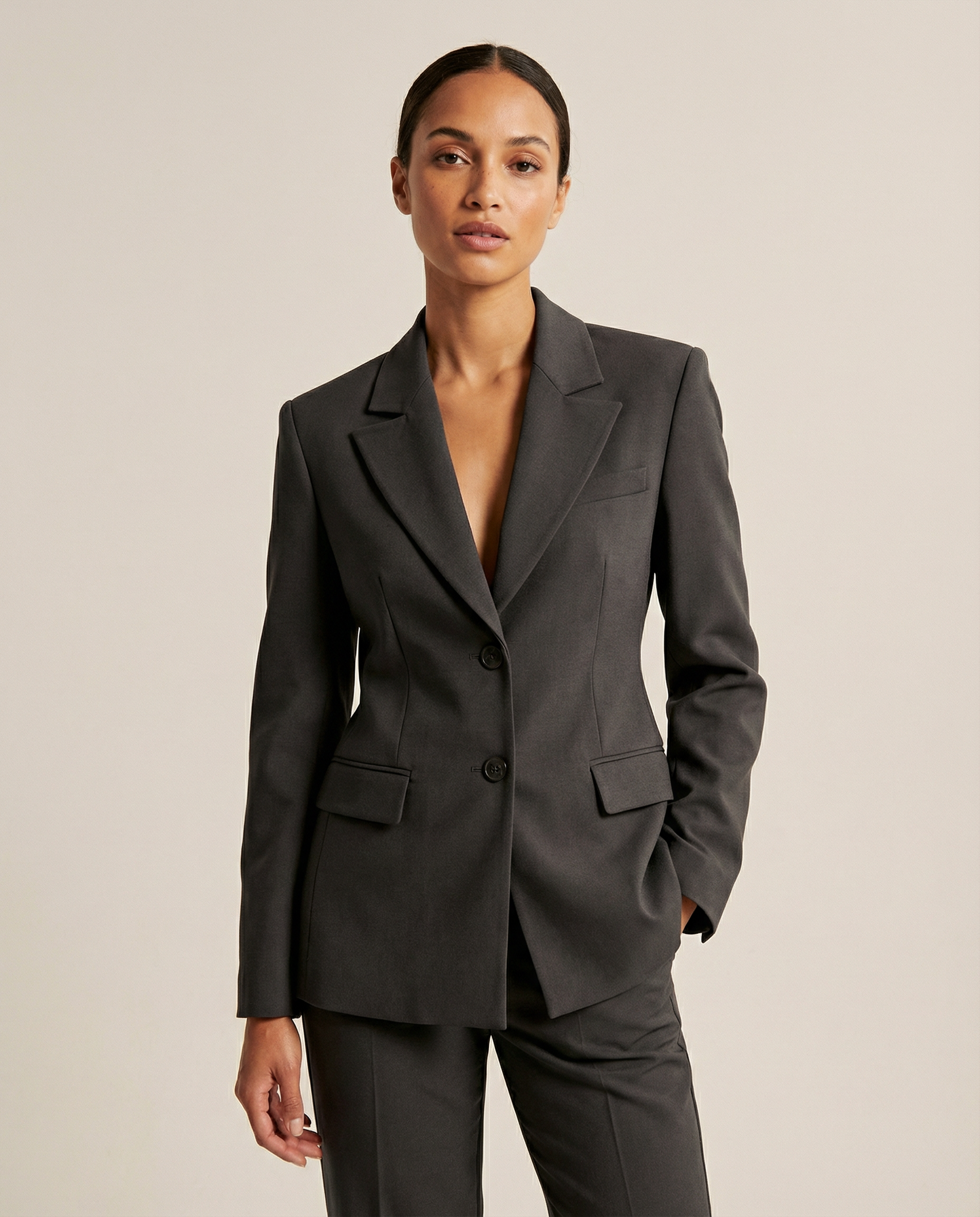 Chic Black Blazer for Women – Elegant Notched Collar for All-Season Versatility 1