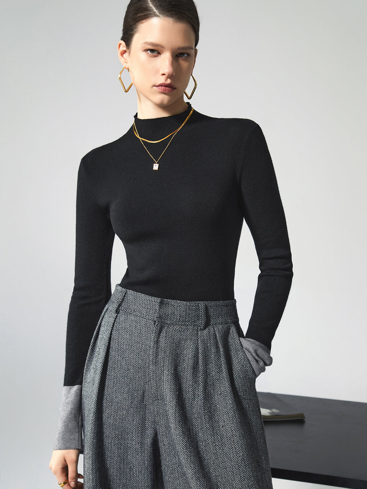 Contrast Cuff Knit Sweater 3