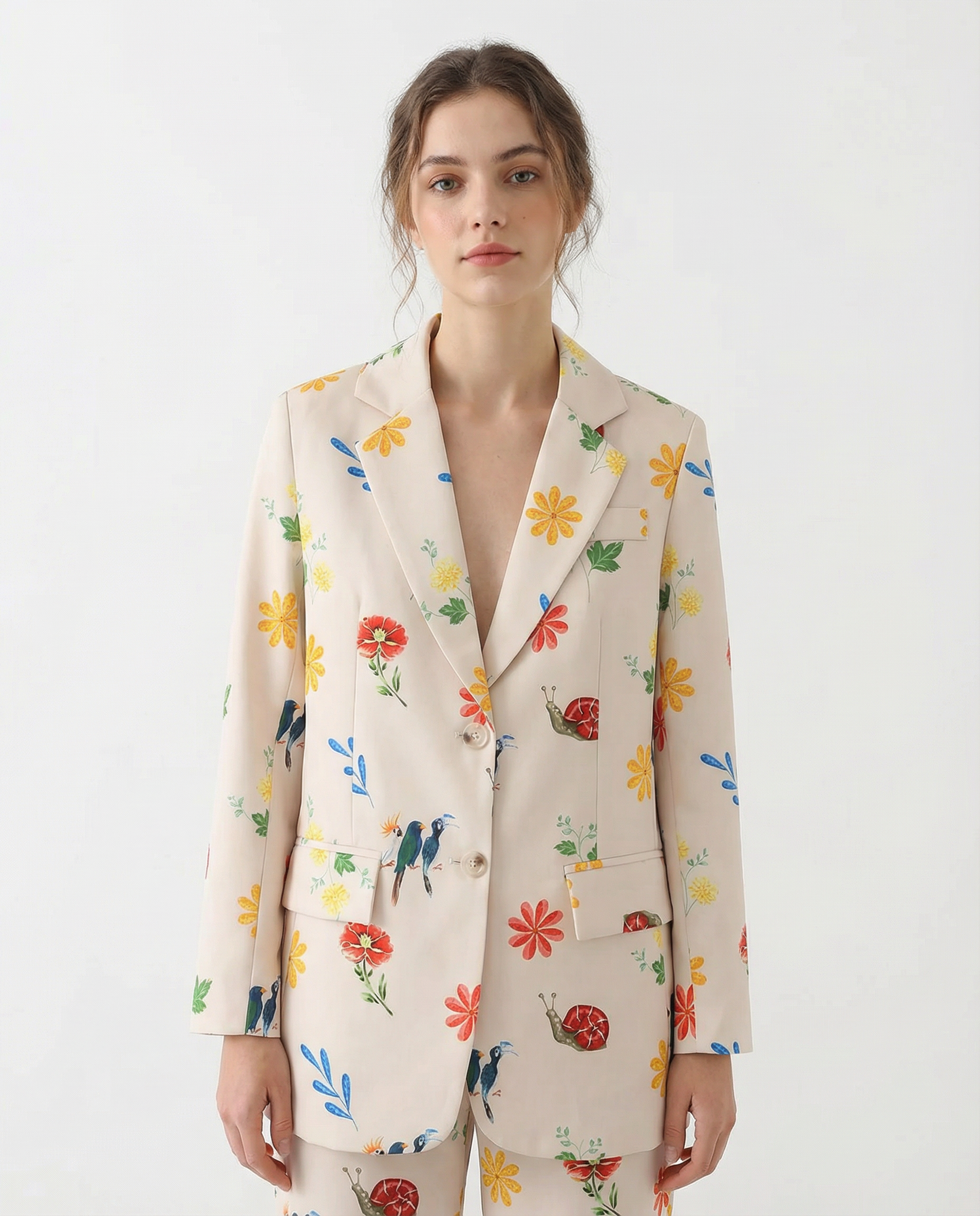 Floral Blazer – Charming Bird Print for Casual Elegance 1