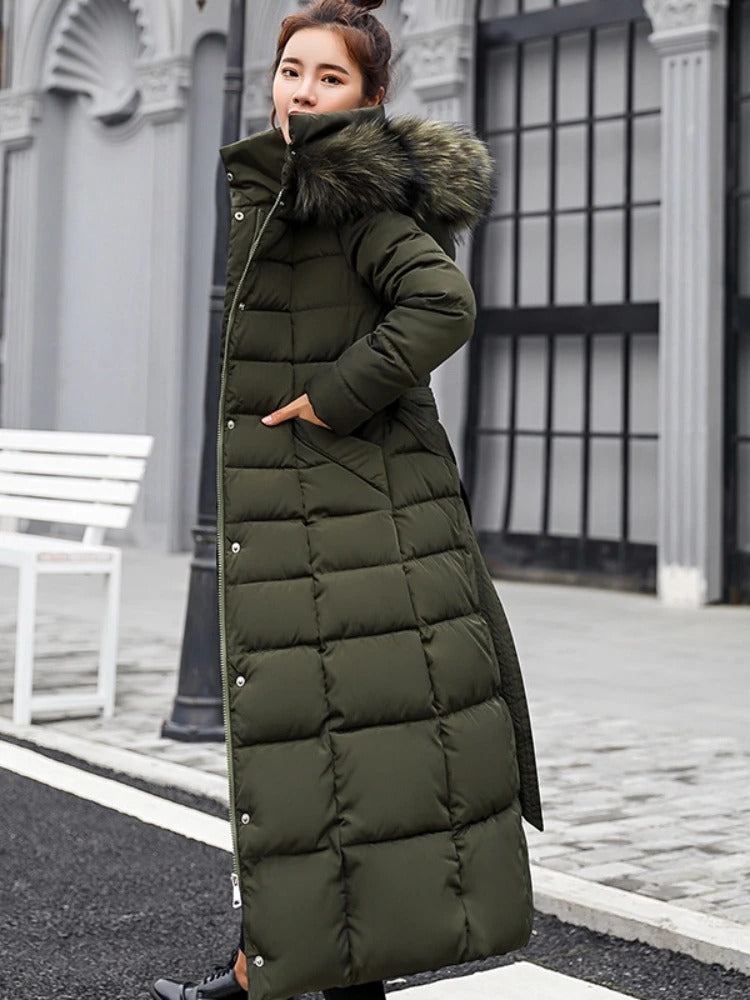 Long winter coat for women with hood and insulation 3
