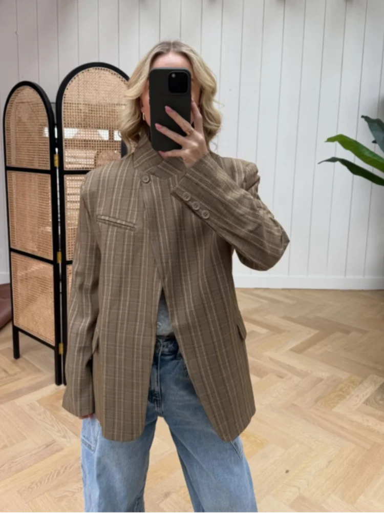 Modern Woman Oversized Blazer – Comfortable Loose Fit with Pockets for Effortless Styling 3