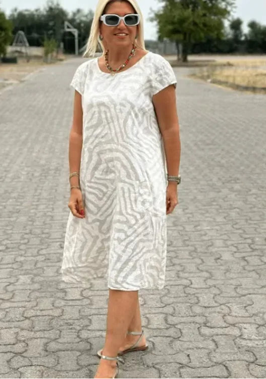 Sakura Mini Dress – Elegant Empire Waist for Versatile Summer Occasions 4