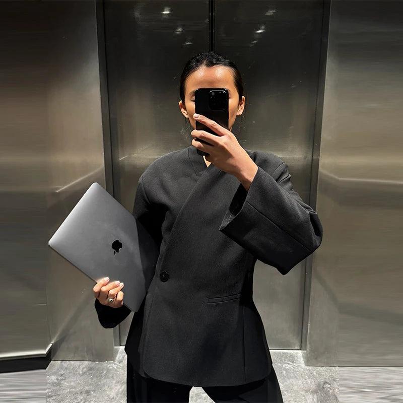 Spring Chic Women's Black Blazer – V-Neck Design for Effortless Elegance 0