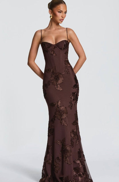Formal Evening Dress Maxi with Floral Appliques and Spaghetti Straps - Image 4