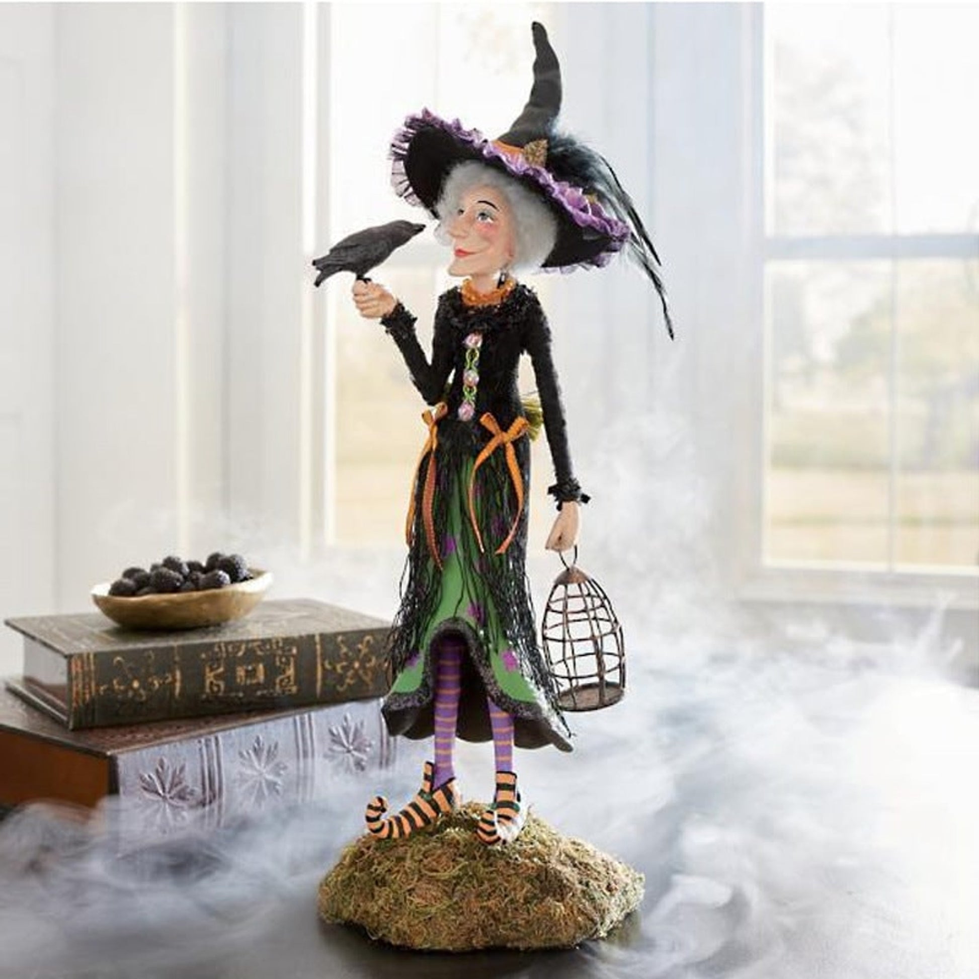 Halloween Figurine Witch Resin Decor With Lightweight Design - Image 13