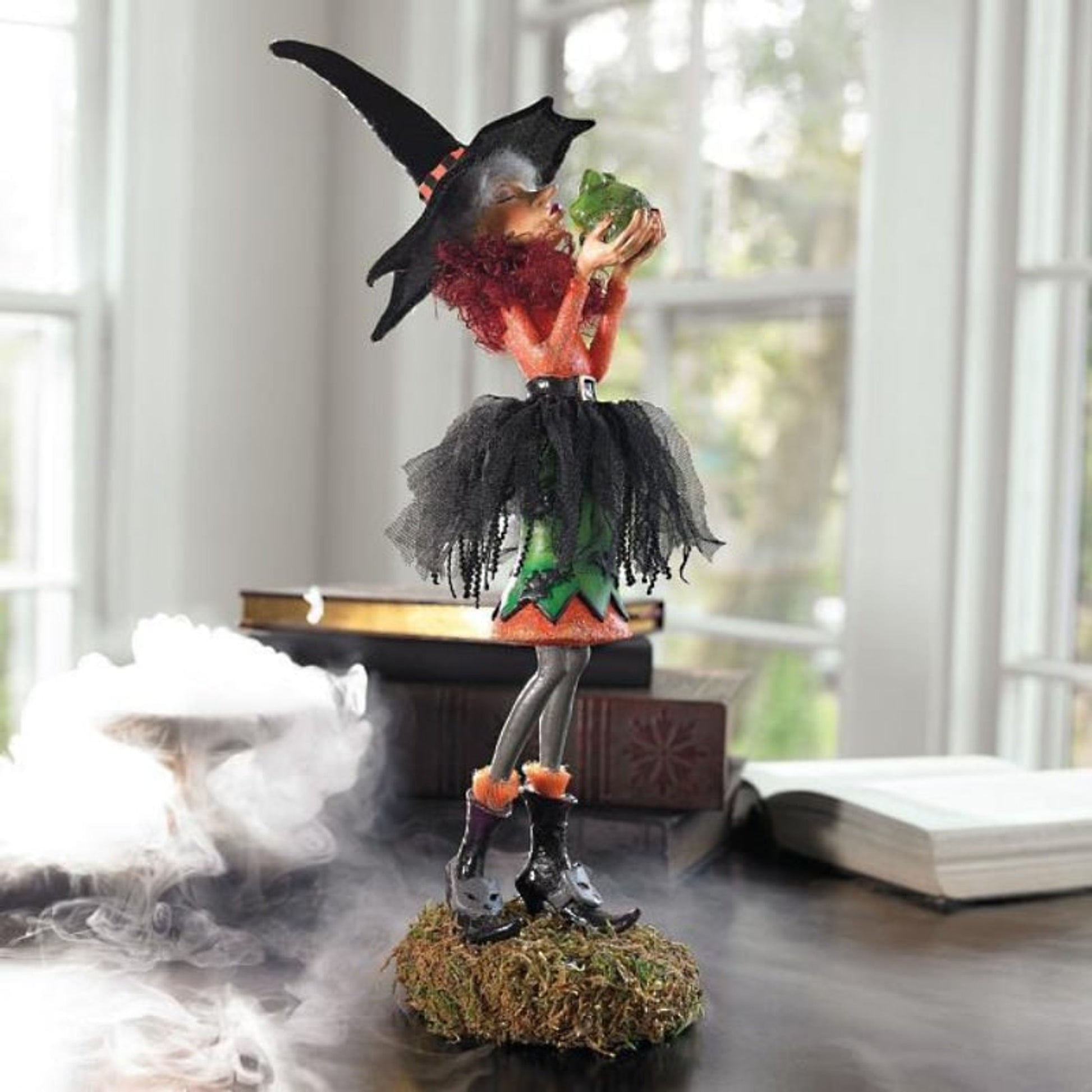Halloween Figurine Witch Resin Decor With Lightweight Design - Image 12