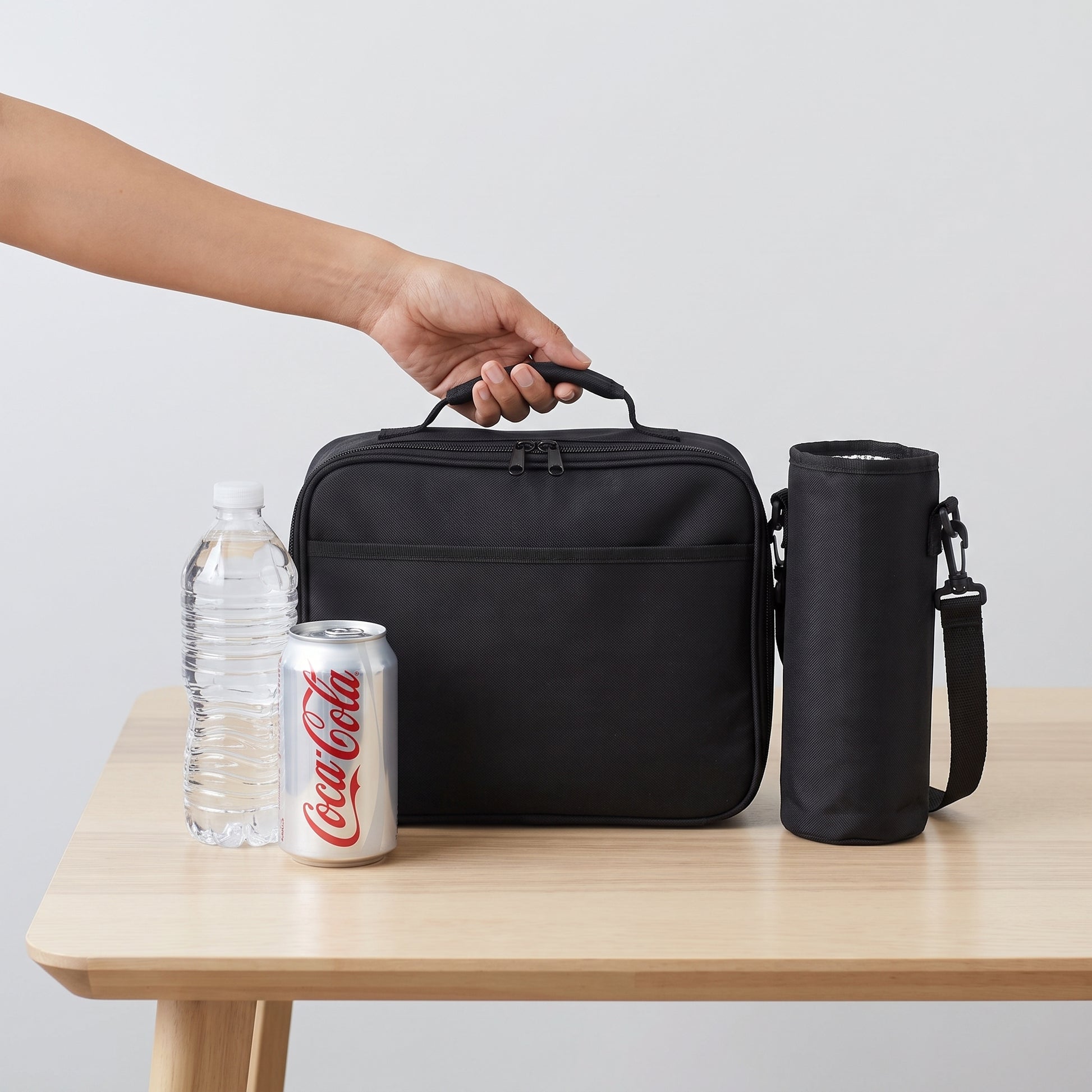 Lunch Bag for Work Cooler Insulated Black Shoulder Strap - scale