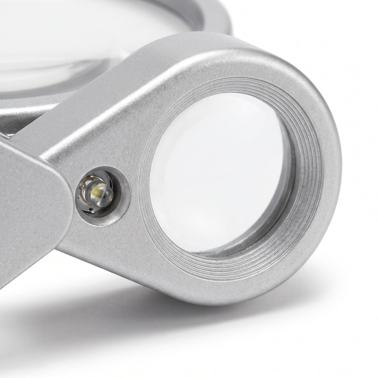 Credit Card Portable LED Magnifier Reading Bright Silver - detail