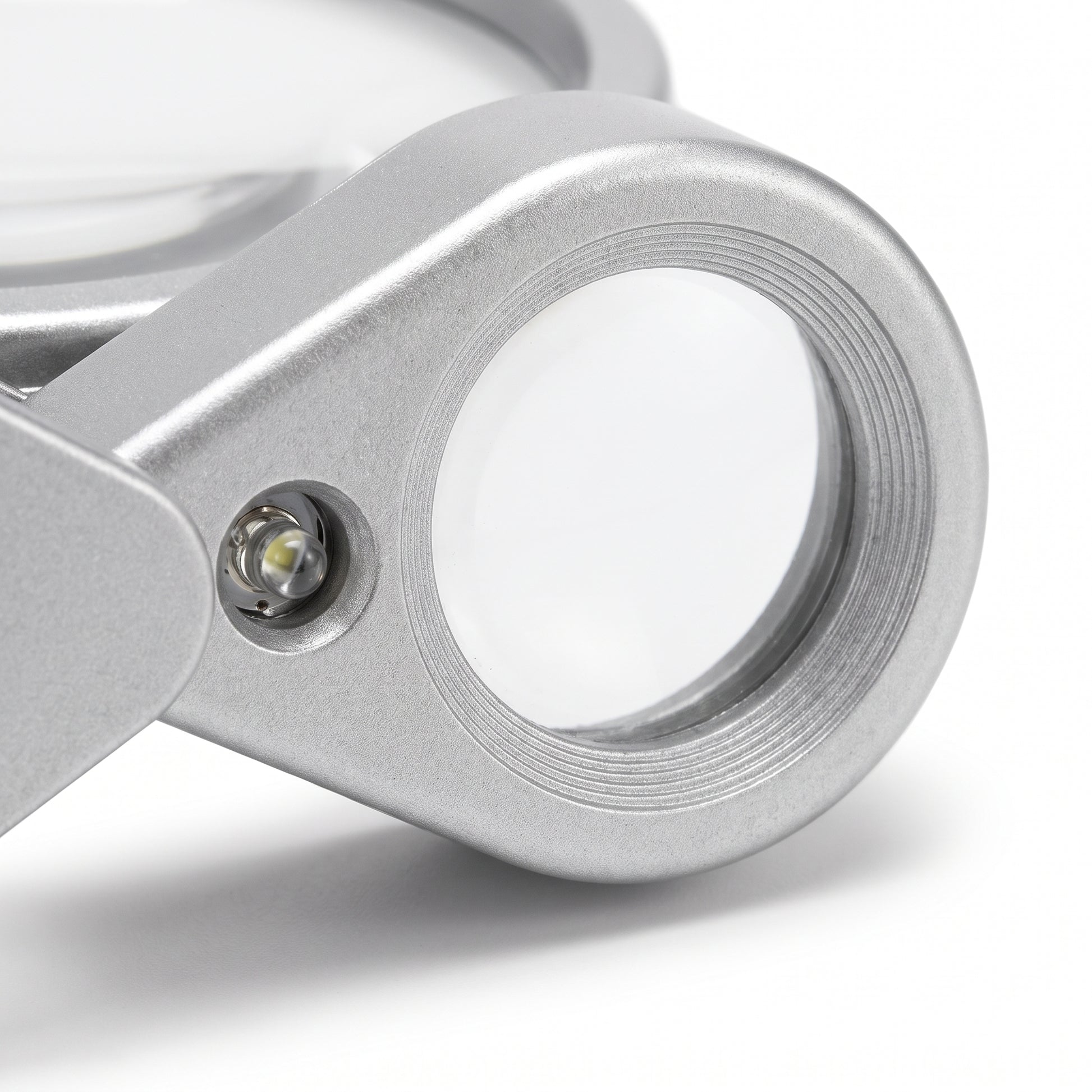Credit Card Portable LED Magnifier Reading Bright Silver - detail