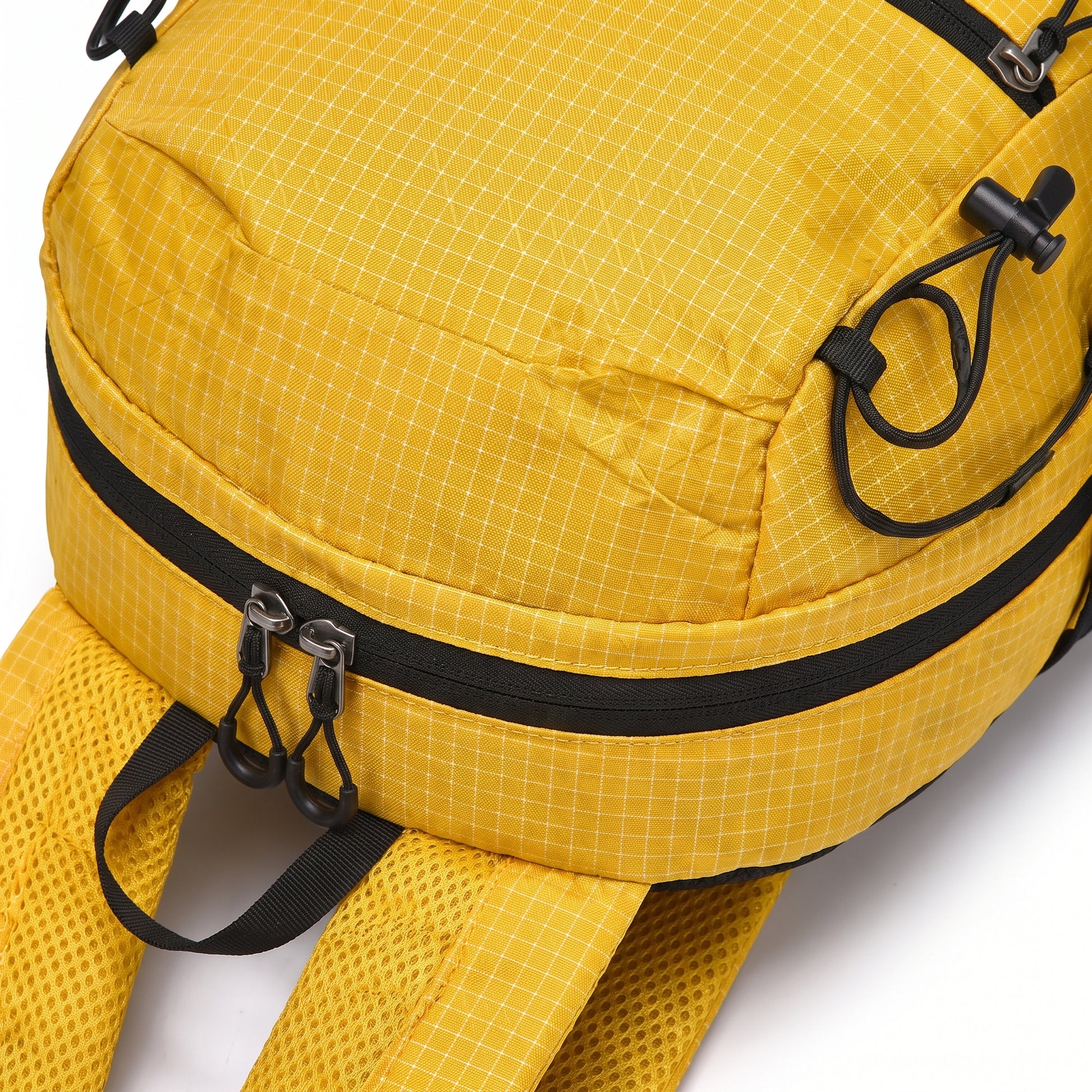 Lightweight Hiking Backpack with Secure Daypack and Pattern - detail