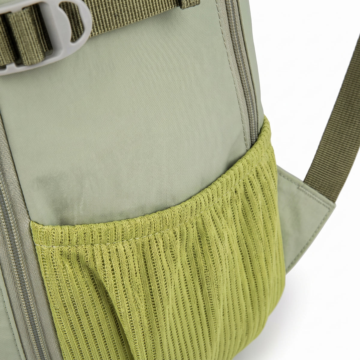 Lightweight Backpack with Adjustable Travel Design and Zippered Front - detail