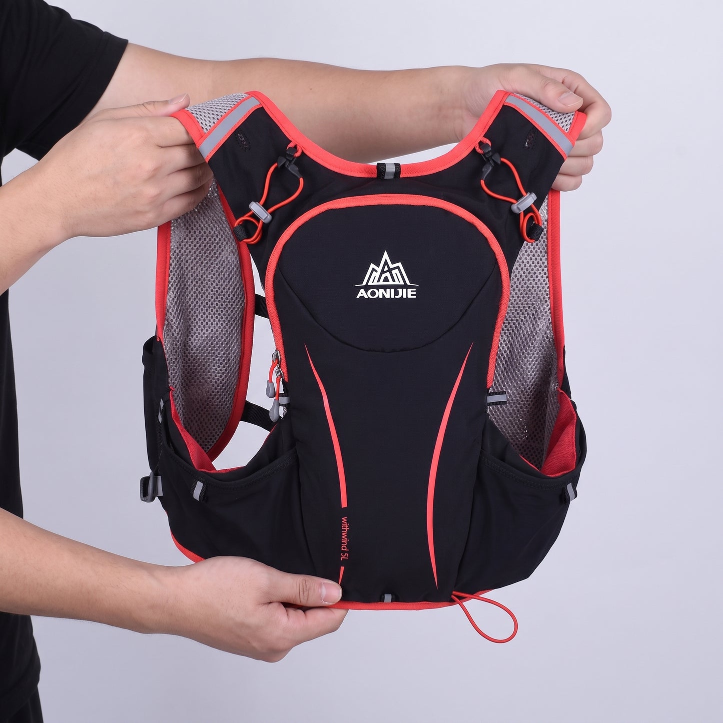 Trail Running Hydration Vest Pack Lightweight - scale