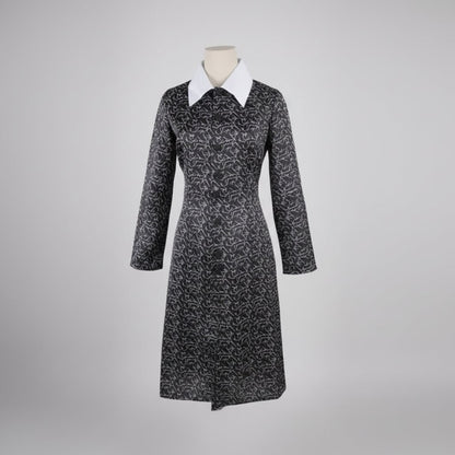 Women's Gothic Schoolgirl Halloween Costume With White Collar And Long Sleeves - Image 3